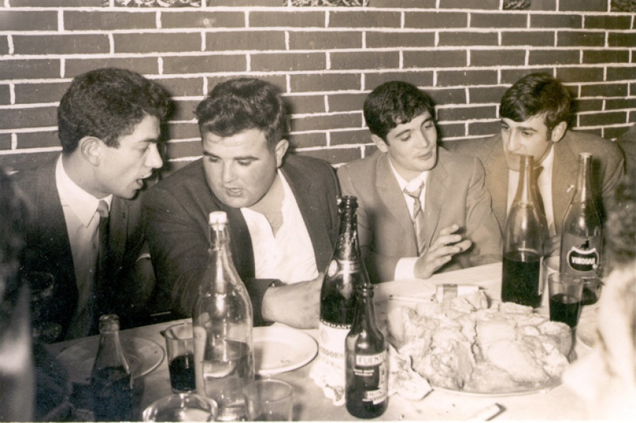 1966 - En una comida